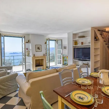 Dom wakacyjny Stunning In With Wifi Zoagli