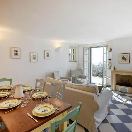Holiday home Awesome In With Kitchenette
